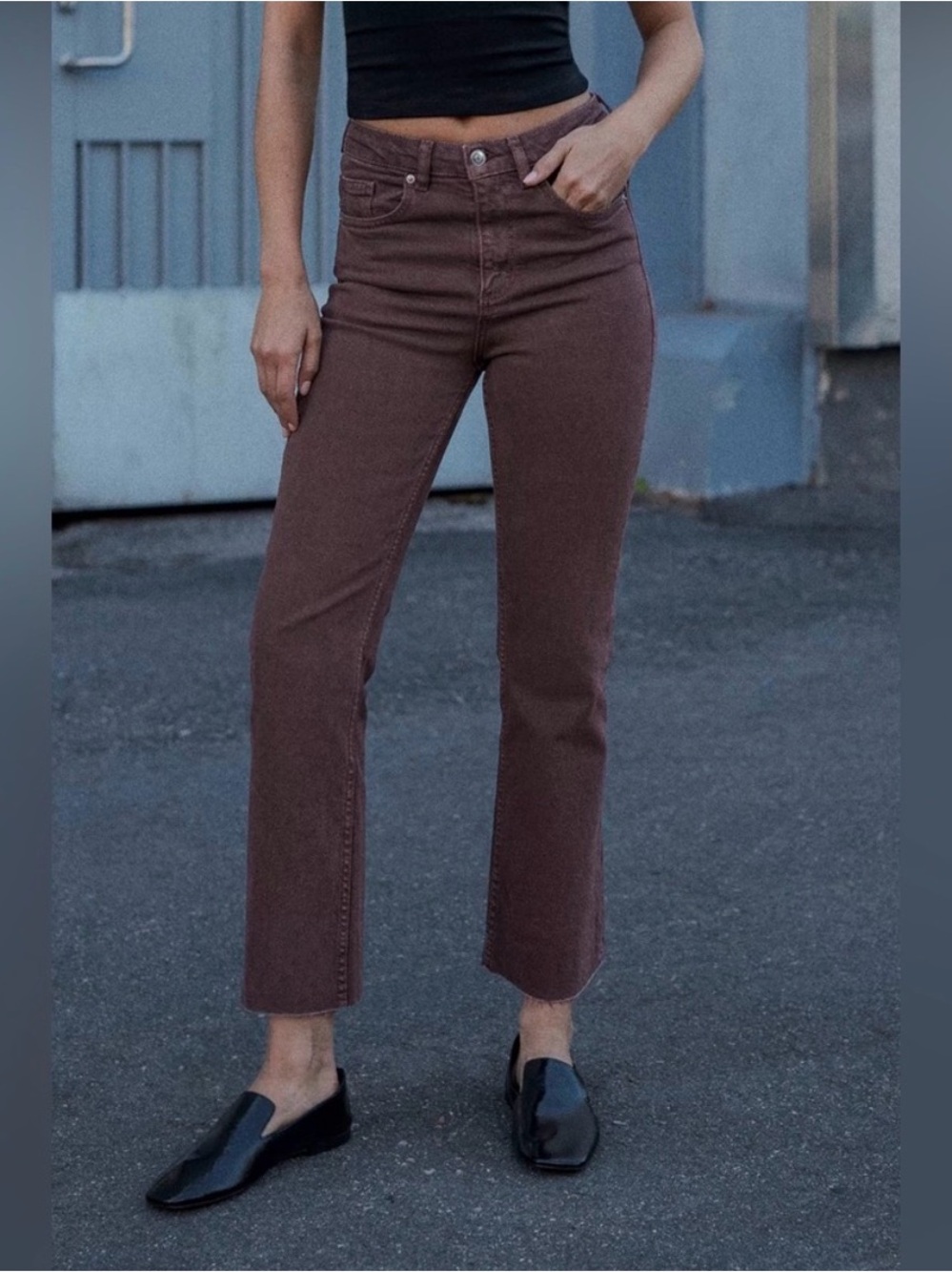 Zara TRF HIGH-WAIST CROPPED FLARE JEANS, size 25, frayed ankle, brown denim